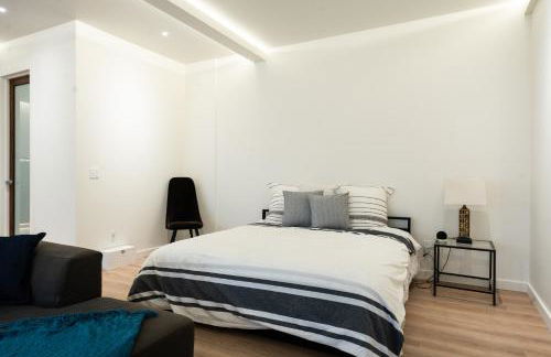 Large Modern Loft in Central Location - Photo 22