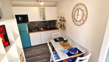 Monolocale con giardino privato, 1 minuto dal mare - Foto 2, stove, dishwasher, minibar