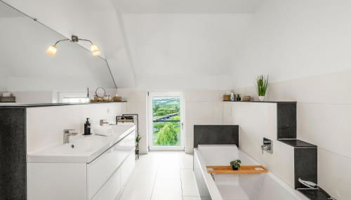 DND Design Loft I 170qm I Parken I Balkon I Workstation I Netflix I Kaffee I Waschmaschine I Trockner I Xbox I Ausblick - Foto 5, towels, Shower