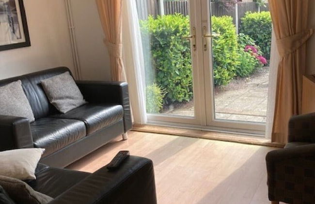 5-bed Town House in Newport - Photo 6