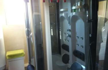 independent apartment in house with 3 bedrooms - Foto 17