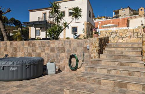 Chalet con piscina, barbacoa y jacuzzi en Valencia - Photo 39