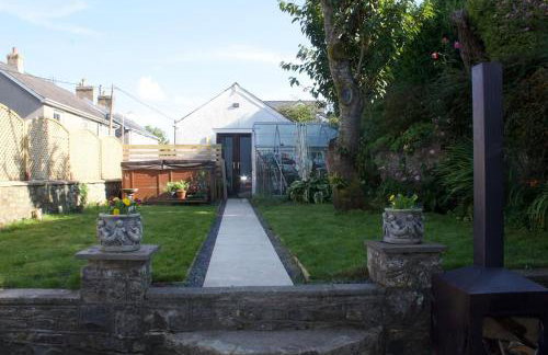 Cartref, 1860s family home. - Foto 15