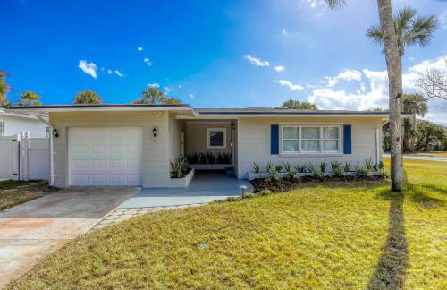 Beachside snowbird escape with fenced yard & washer/dryer - walk to beach access - Foto 4