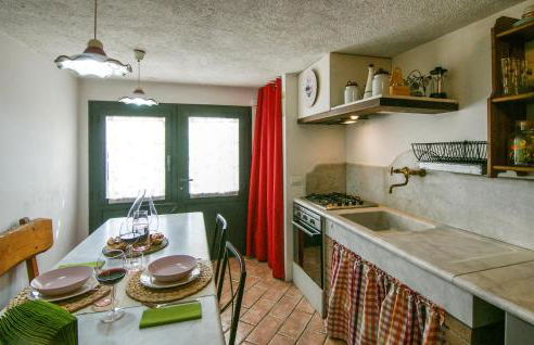 Awesome Home In Querceta With Wifi - Foto 12