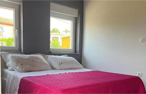 3 Bedroom Nice Apartment In Marinici - Foto 13