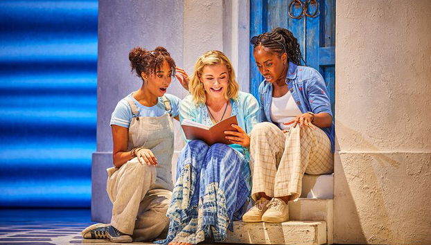 Mamma Mia The Musical with Two Course Pre Theatre Repas et boissons - Photo 4