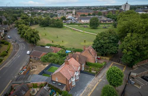 Stanley Park House Peterborough - 3 bed, 3 bathroom, parking, garden - Foto 62