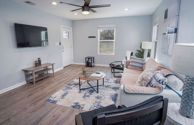 Adorable 4BR 2BA Close to Riverwalk and Downtown - Foto 20