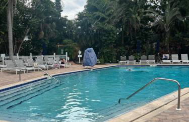 Beautiful Updates - Relaxing Views - Close to Pool - Foto 9