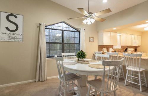 2BR Penthouse Condo - 2 Pools - Close to the Strip - Stairs Required - FREE TICKETS INCLUDED - FHC-24 - Foto 8