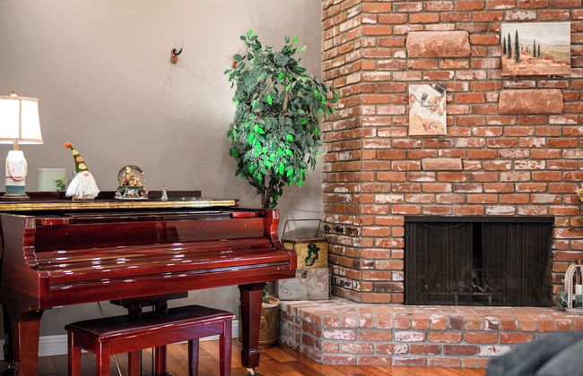 Luxury Estate With Sparkling Pool & Elegant Amenities - Foto 76