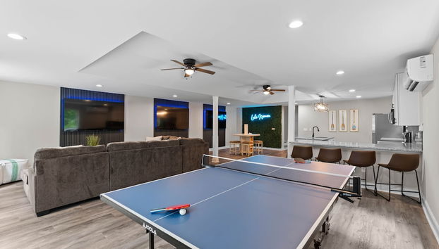 Fireside Fun by Avantstay Sleeps 18 Waterfront Pool - Foto 2, Habitación