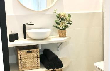 Castro Holidays - Apto C Nuevo Céntrico con Garaje Gratis - Photo 8