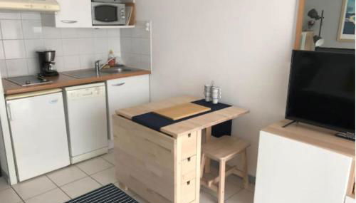 Studio au calme avec piscine, face golf, parking gratuit, tout à pied à 10mn centre ville - Foto 3