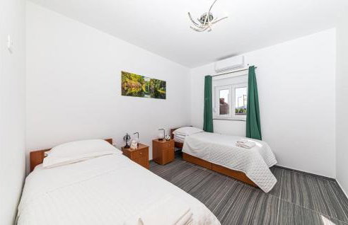 Beautiful Home In Ugljane With Wifi - Foto 37