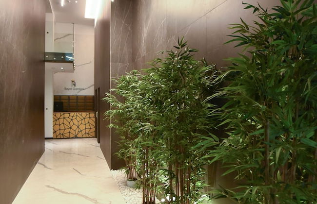 ROYAL GARDENS Apartments - Photo 4
