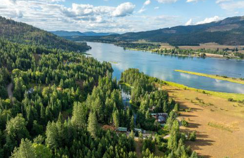 Hot Tub and Fire Pit Getaway on Pend Oreille River - Foto 32