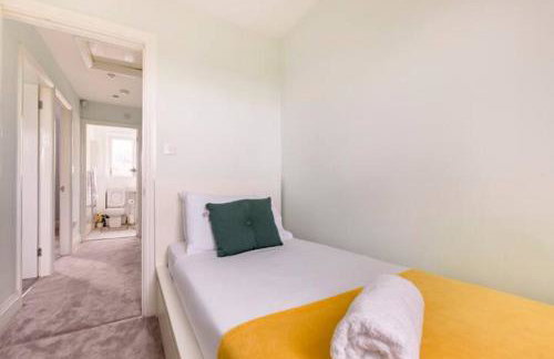 Overbury Lodge, Birmingham with FREE Parking - Photo 8