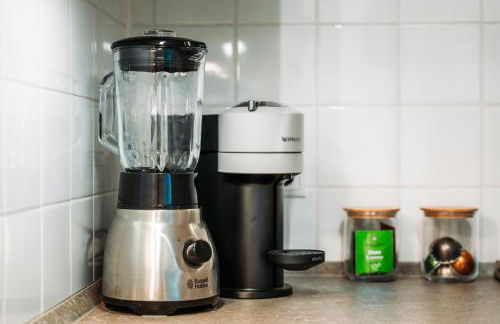 Spacious Penthouse with AC and Free Parking Steps Away From the Central Station - Foto 45