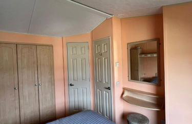 Light and Airy 2 Bedroom Mobile Home - Foto 24