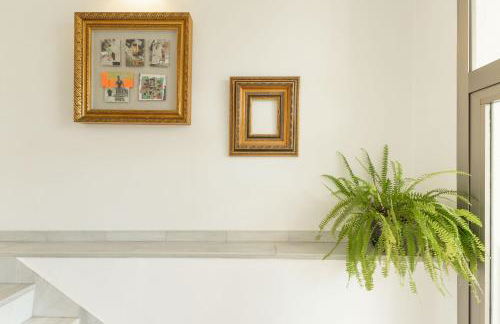 Charming 2 Bedroom Boutique Triplex Apartment with Private Terrace at Seville City Center by OCityzen - Foto 26