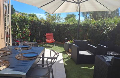 Lovely apartment with private garden and a swimming-pool - Foto 1