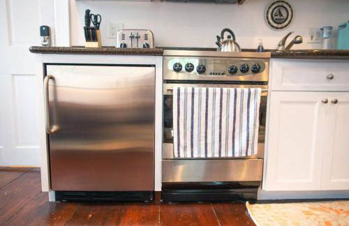 1742 Marblehead Studio|Minutes to Salem|Parking - Foto 17