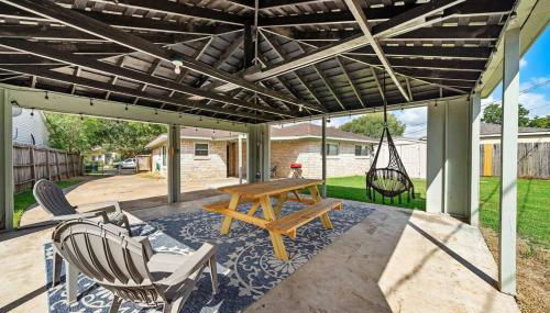 Large South Houston gem with covered patio seating - Foto 2