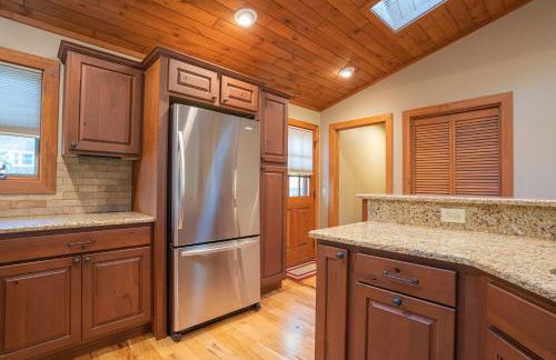 King Bed, Putt-Putt w/ Hot Tub, & Other Games - Foto 33