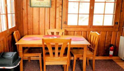 Lovely Lakefront Cabin Rental for Five Guests in West Branch, Michigan - Foto 3