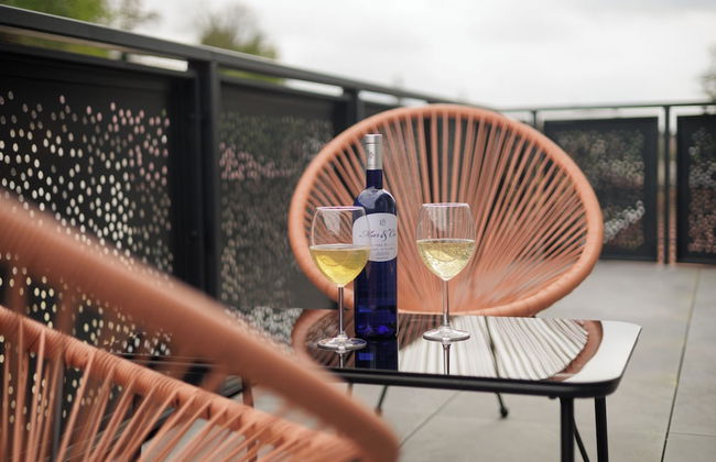 River Apartments - Photo 32