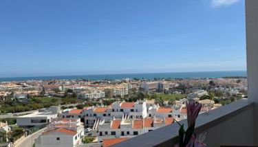 Albufeira Cozy Sea View with Balcony & Resort Access - Photo 5