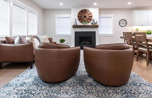 Renovated & Sophisticated Home Near Beach & Shops! - Photo 9