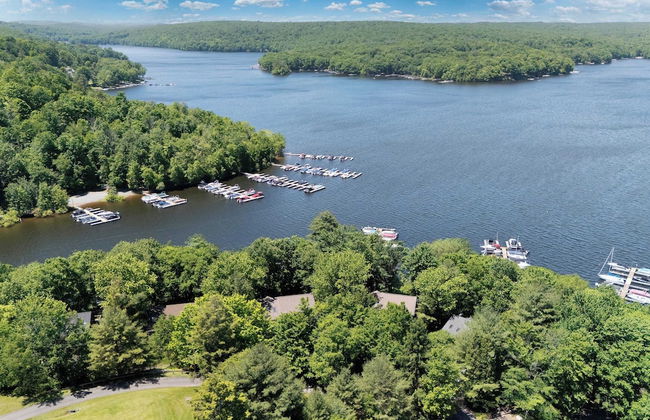 Marina Village by Avantstay Walk to Lake + Marina Balcony + Patio - Photo 31