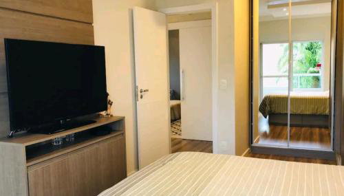 Apartamento Executivo - 2 Quartos - 2 Banheiros - 2 Garagens - Piscina - No melhor lugar do América - Foto 3