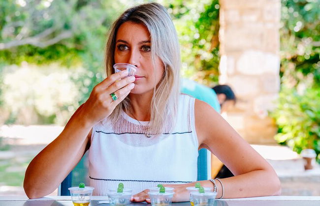 Cata de aceite de oliva por experto en Mykonos - Foto 5