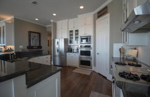 Beachfront 4BR - Pickleball, Gameroom, Luxury Gated Community! - Foto 15