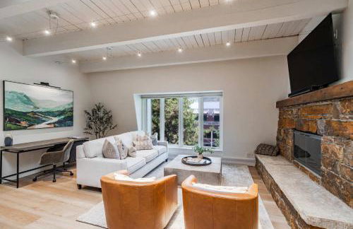 1 Block to Gondola Updated Top-Floor 2BR 2BA - Foto 19