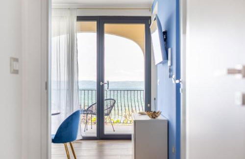 Casa Vacanze Maddalena - Palazzetto sul Lago - Diamante Blu - Foto 45