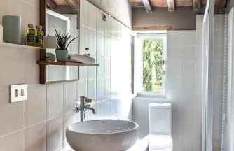 Casale rinnovato immerso nella campagna con splendida piscina privata - Foto 32