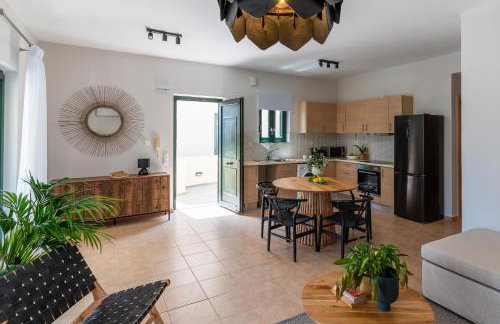 Syra Suites - Photo 24