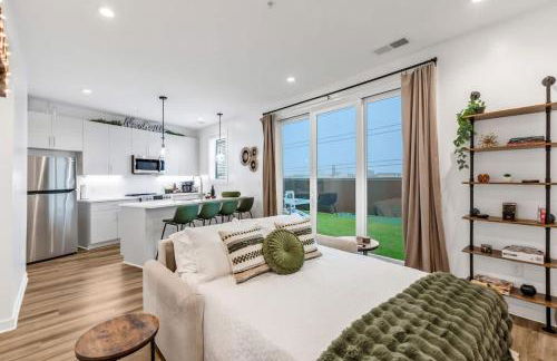 Huge Private Patio with Games & Skyline Views - Foto 7