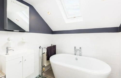 Spacious 5 Bed & Hot Tub Sleeps 12, near Stratford upon Avon - Foto 40