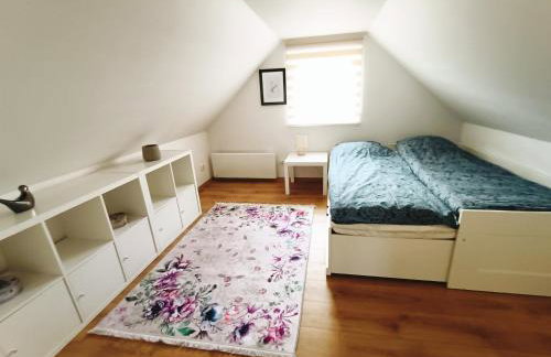 Siedlisko Dwa Żurawie - Uroczy domek nad stawem, z kominkiem, obok konie - Foto 6