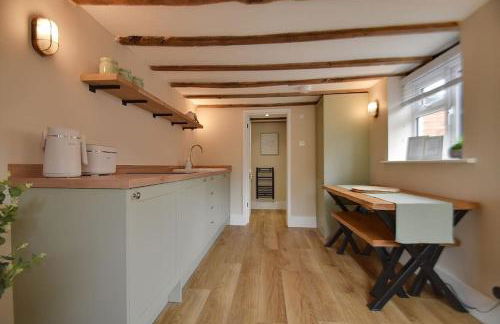 Blossom Lodge - Photo 1