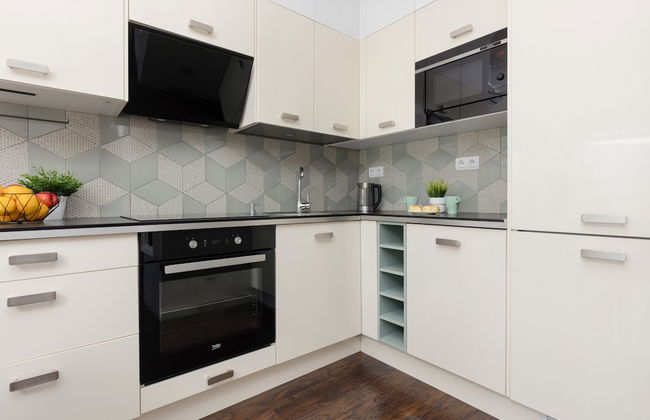 Bright Warsaw Apartment by Renters - Photo 13