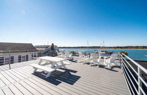 Why Knot Getaway...Rooftop with WaterView! Unit D - Foto 33