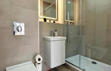 FlexiLux Stays - Luxury Brand New Apt L1B233 - Foto 21