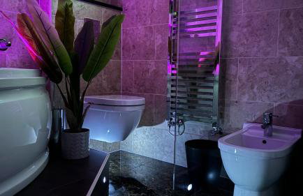 Luxurious 3Bed House with Spa Bath & Garden - Foto 23